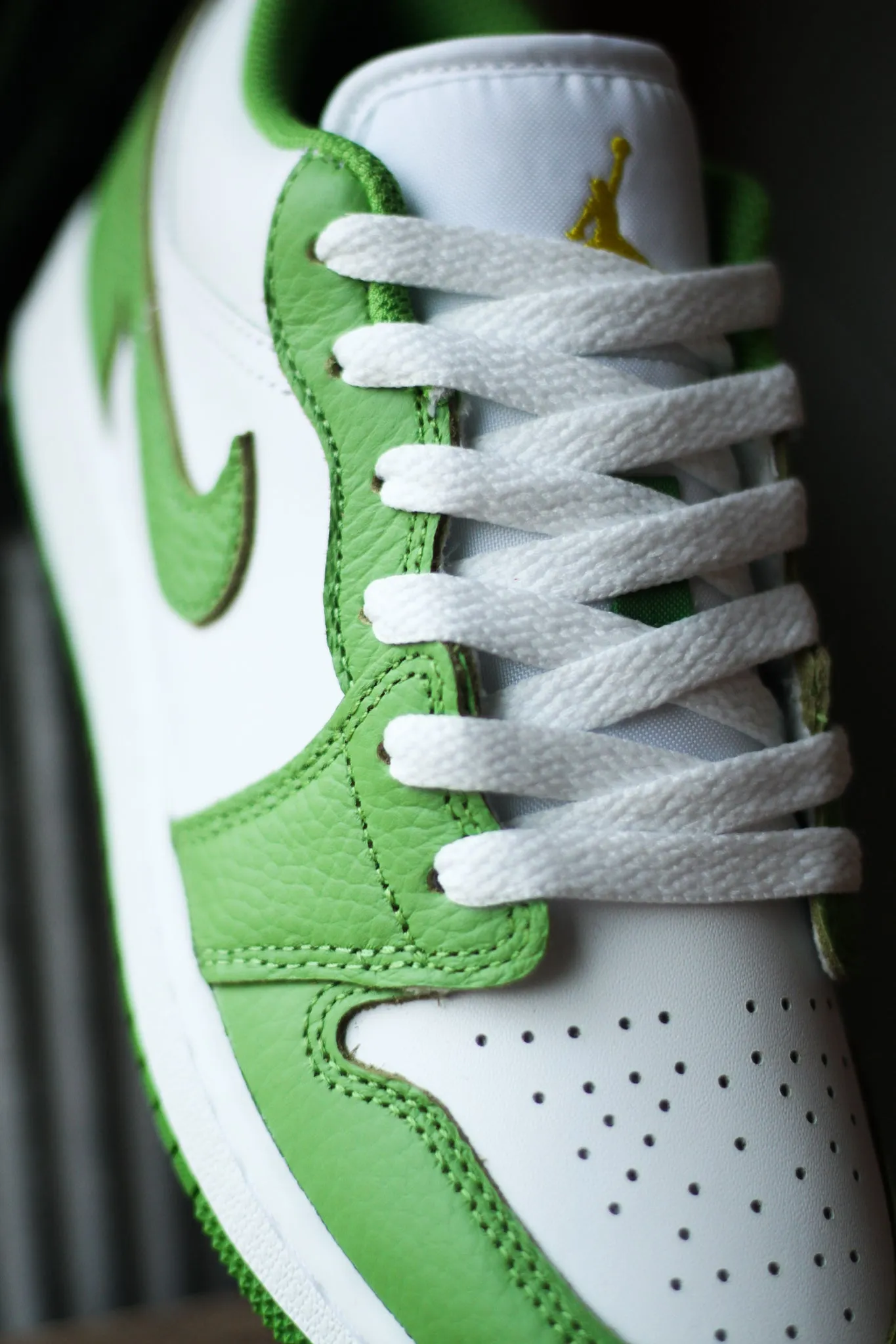 AIR JORDAN 1 LOW SE "CHLOROPHYLL"