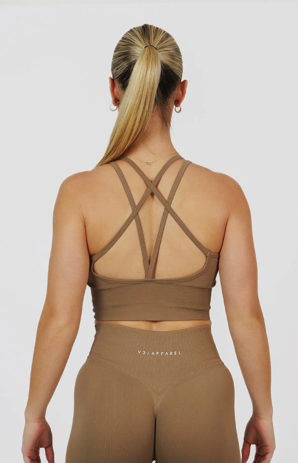 Form Seamless Strappy Sports Bra - Cocoa Beige