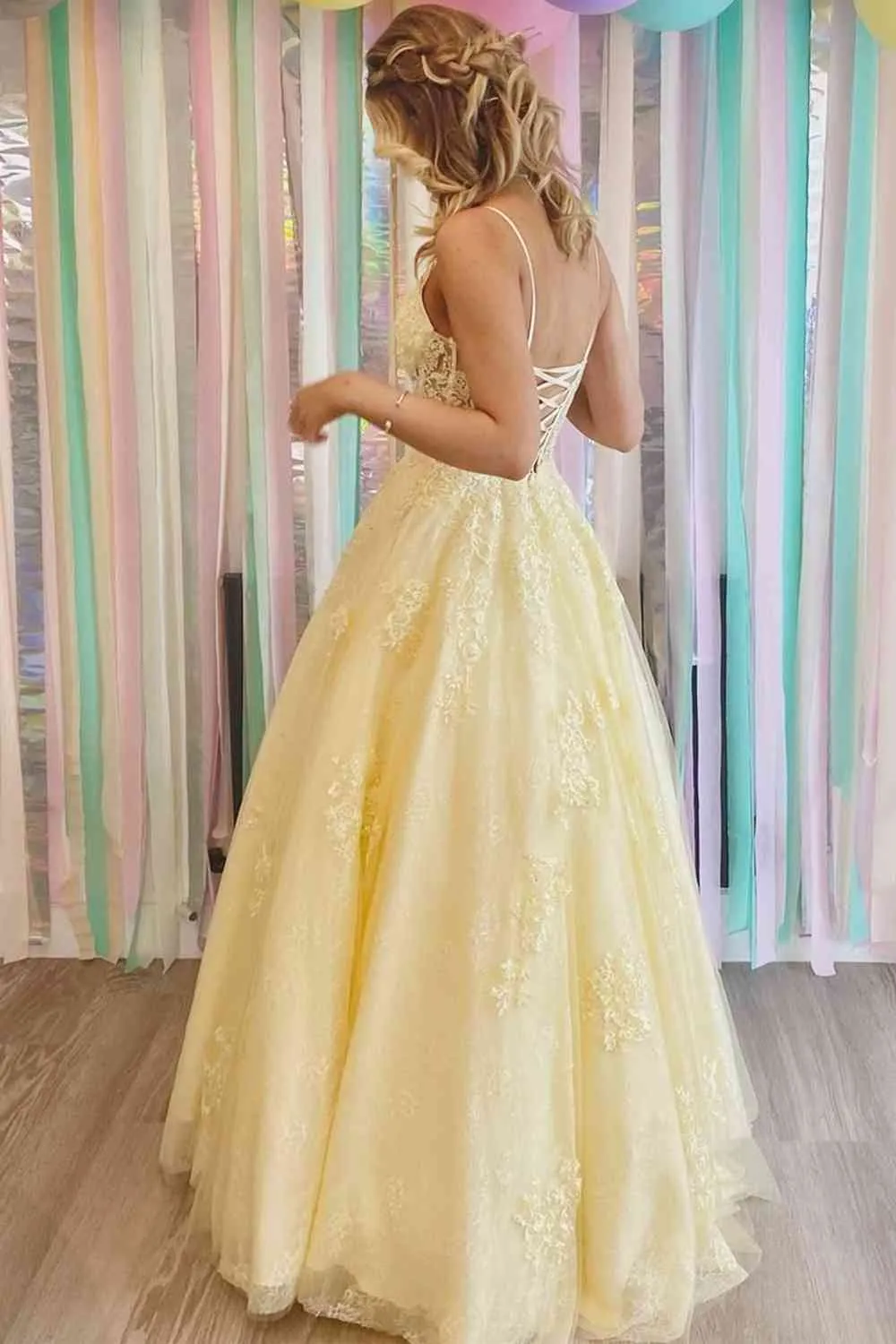 Lace-Up Yellow V-Neck Appliques A Line Long Formal Dress Graduation Gowns