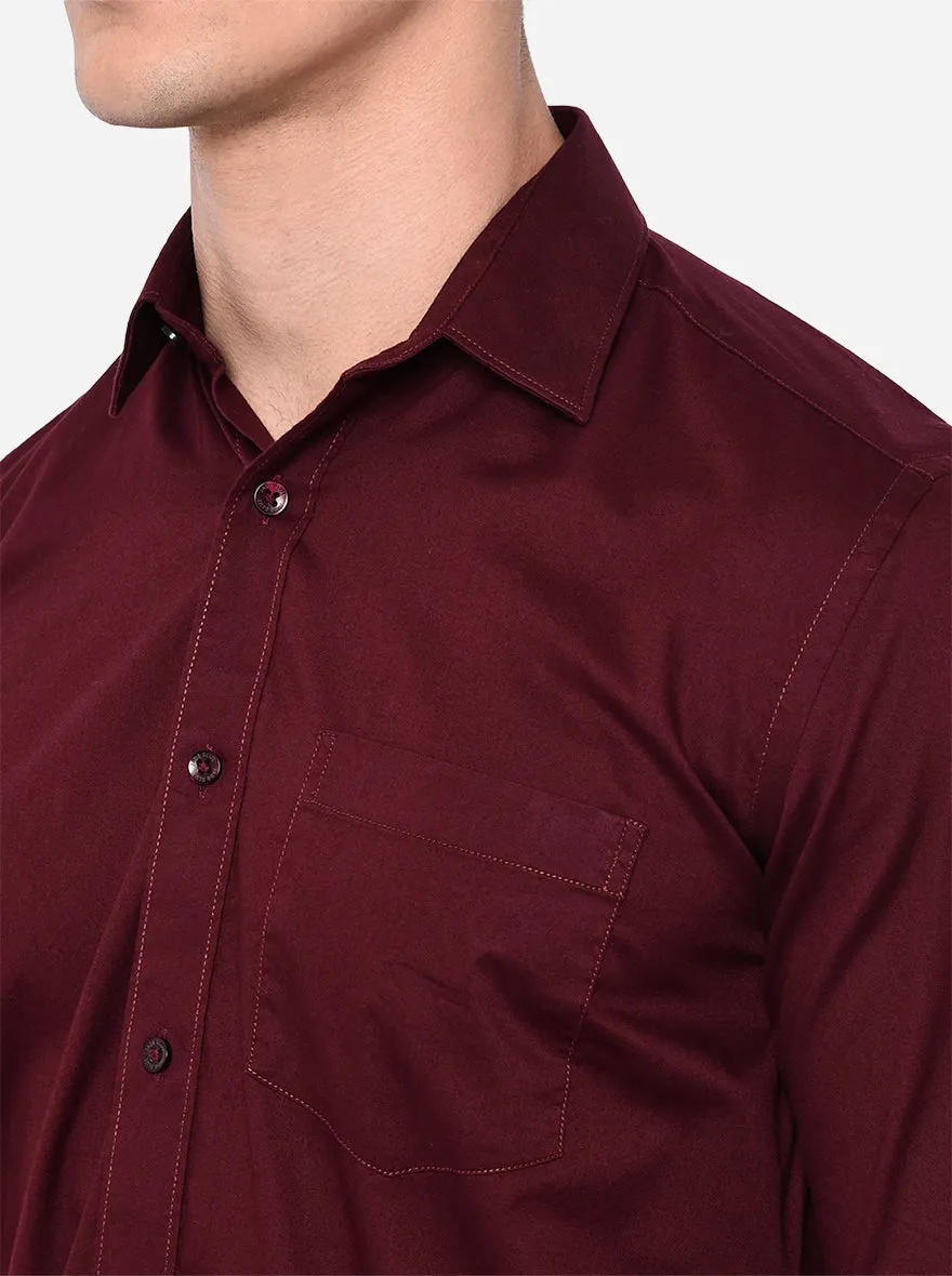 Maroon Solid Slim Fit Casual Shirt | JadeBlue