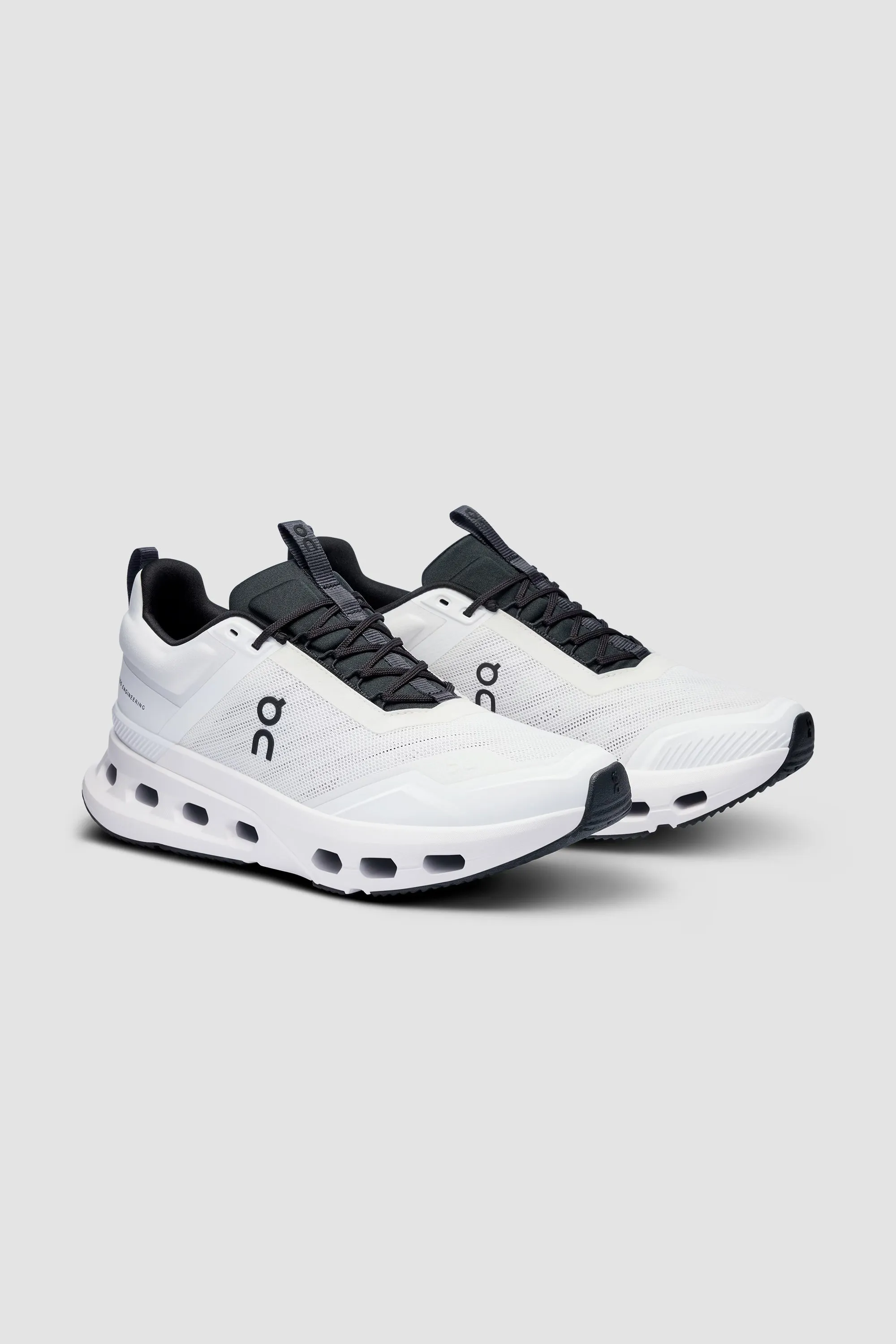 ON | Women's Cloudnova X in White/Black