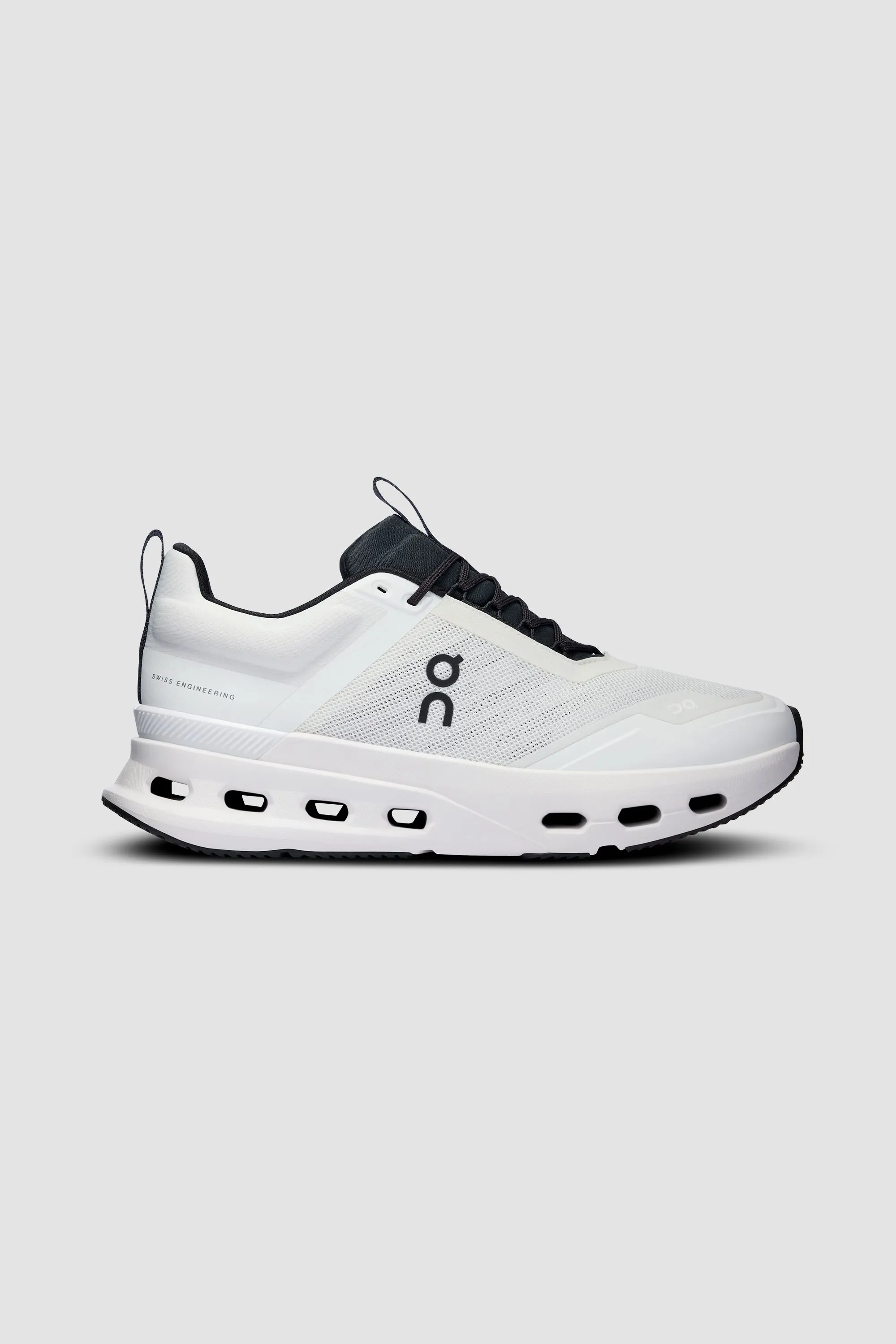 ON | Women's Cloudnova X in White/Black