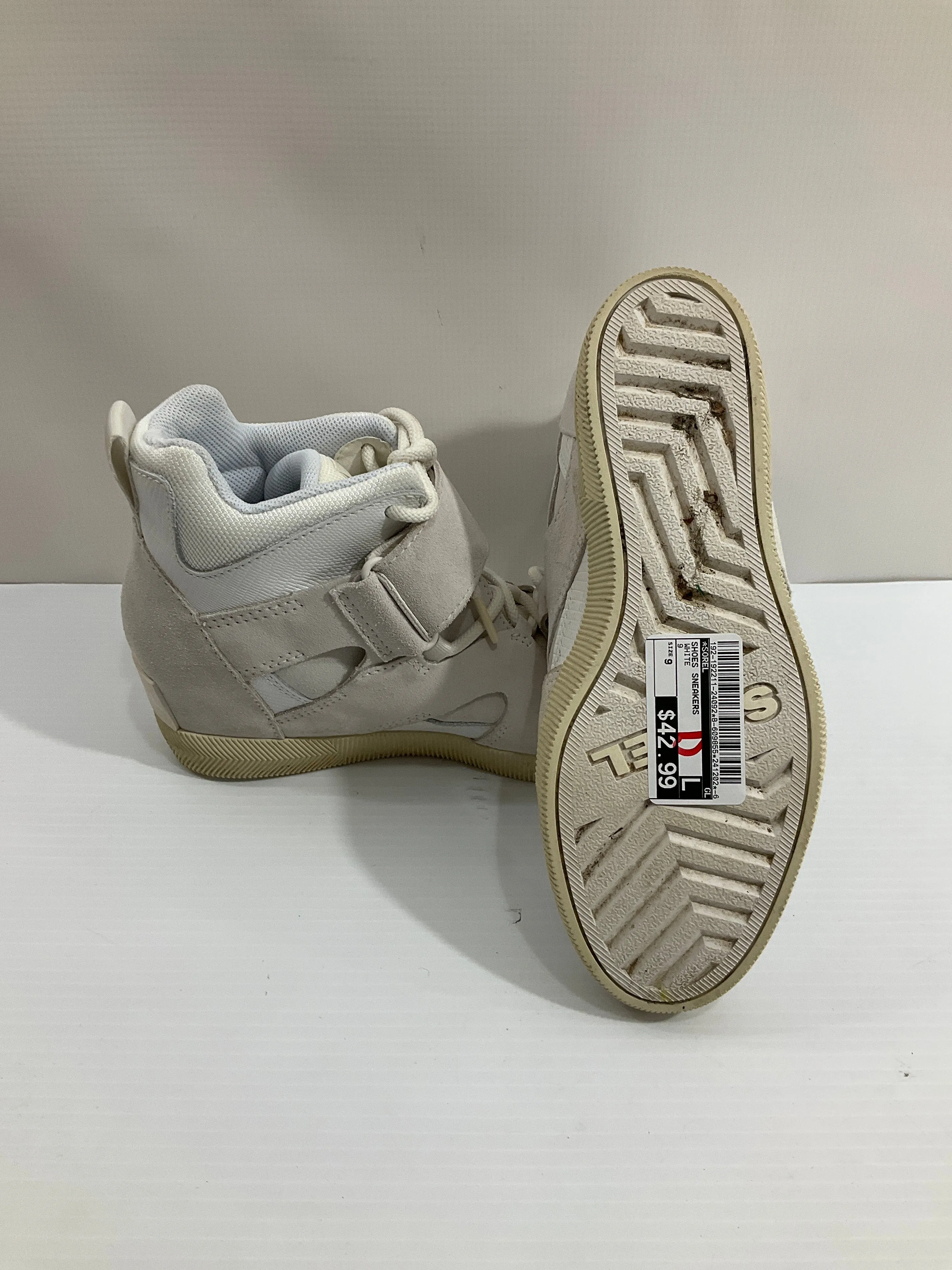 Shoes Sneakers By Sorel In White, Size: 9