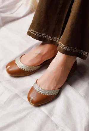 Tan Embroidered Cruelty-Free Leather Juttis