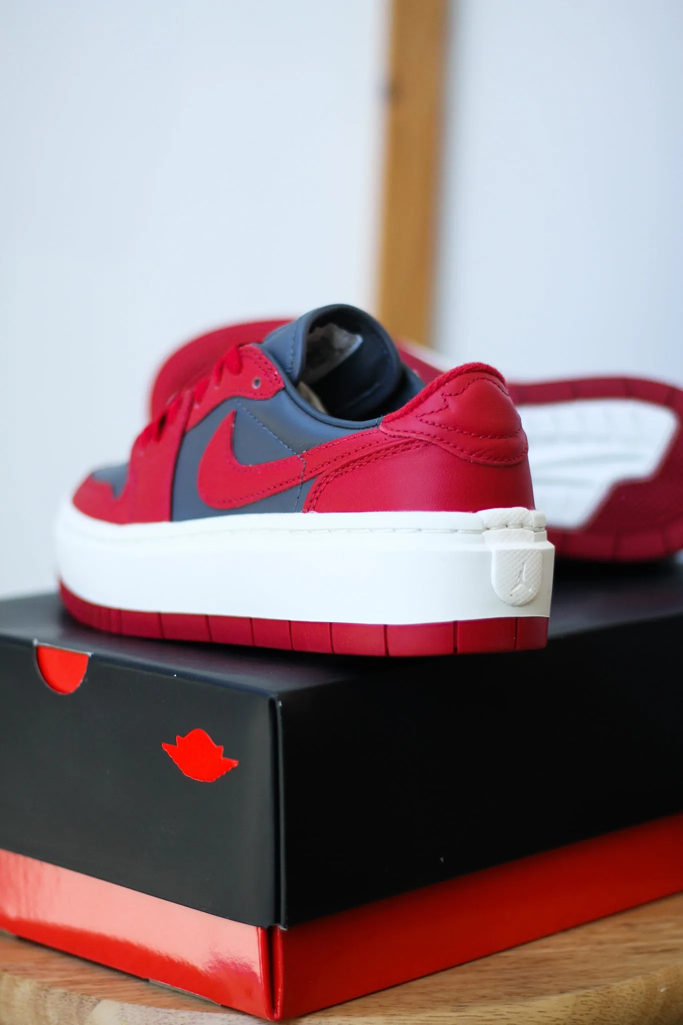 W AIR JORDAN 1 ELEVATE LOW "DARK GREY/VARSITY RED"