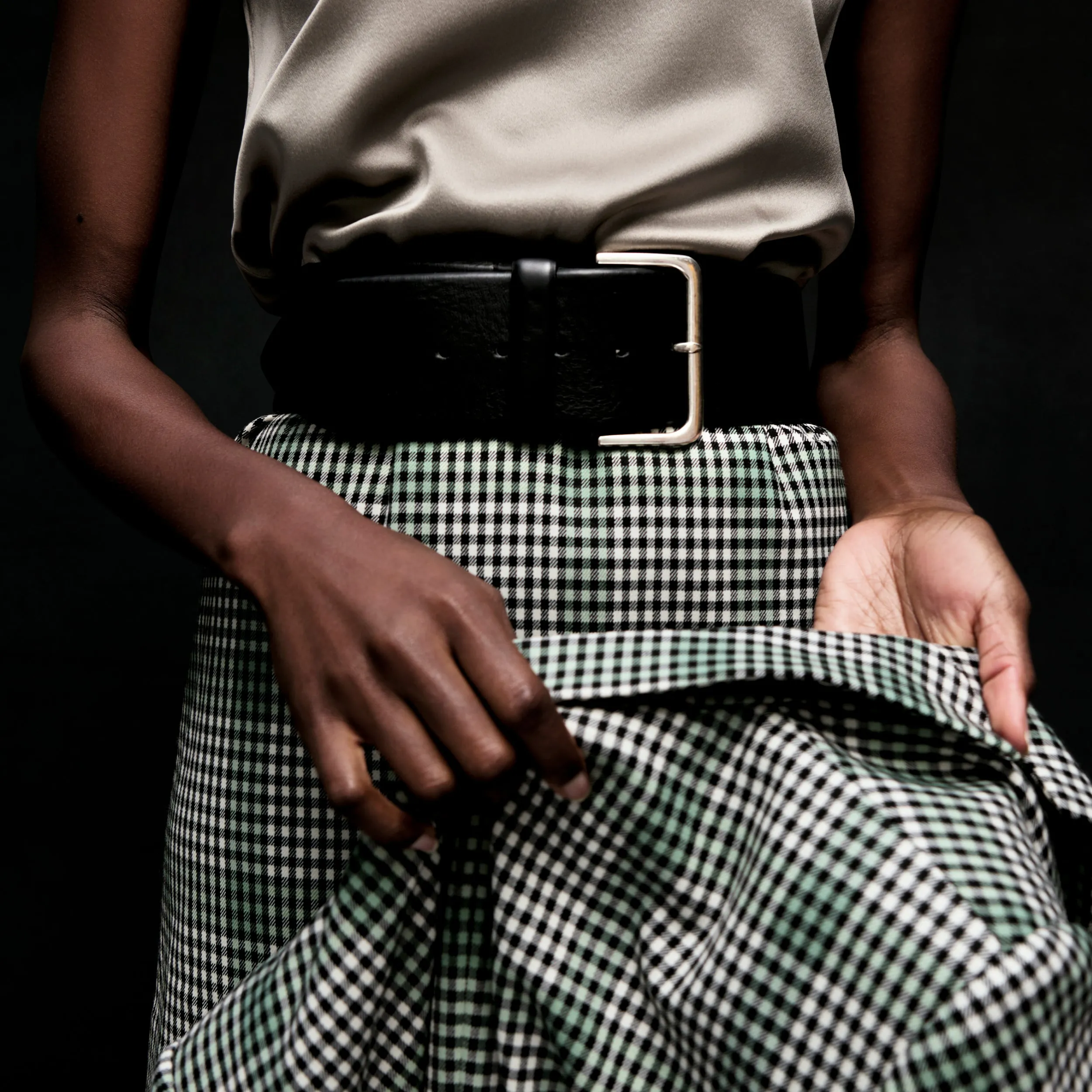 Whitney Skirt - Check Plaid Sharkskin :: Multi